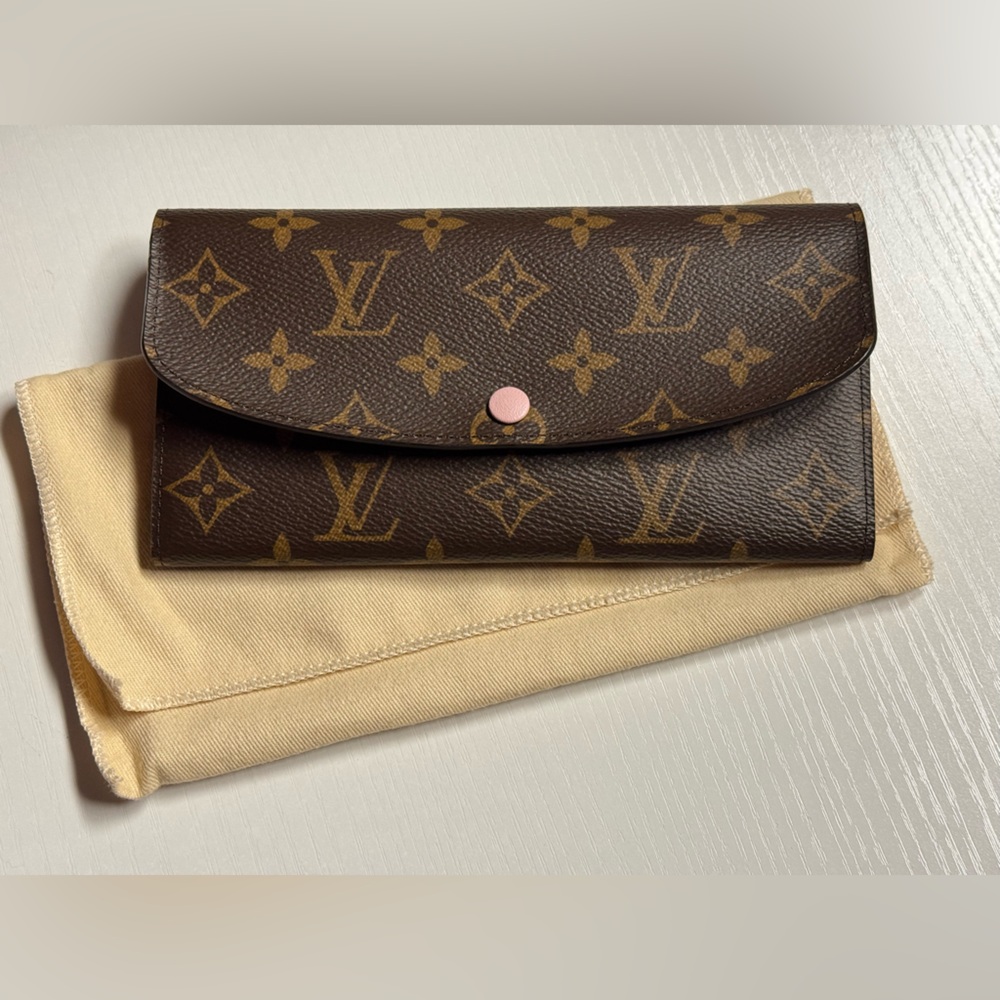Louis Vuitton Emilie wallet